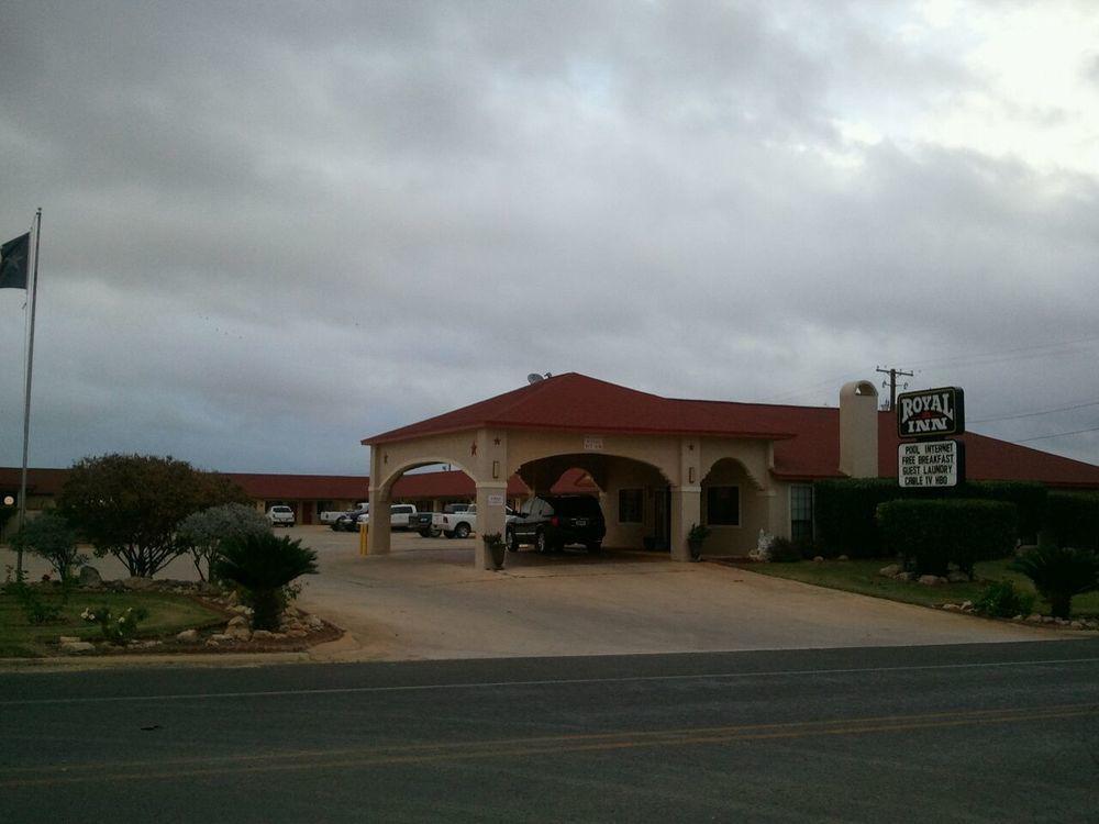 Royal Inn Pearsall Bagian luar foto